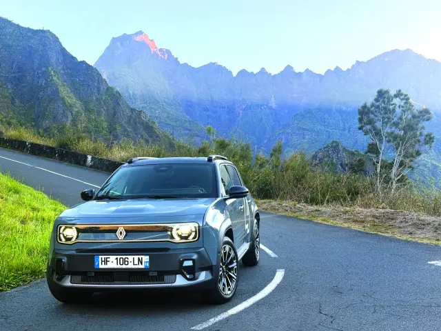 Renault 4 E-Tech en La Reunion