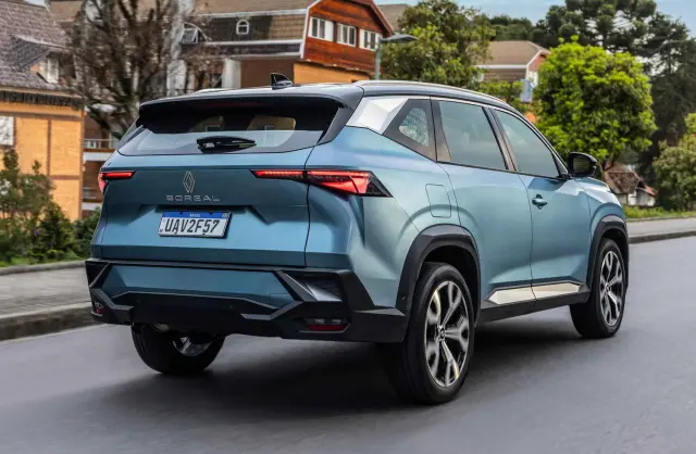 El diseño es mucho más atrevido que el del Dacia Bigster en el que se basa.