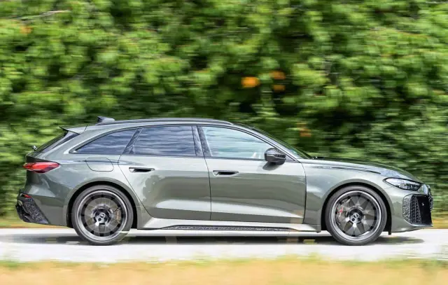 El Audi es más potente, pero mucho más pesado.